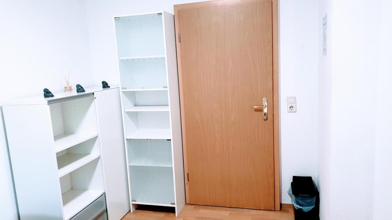Budget Rooms In Halle With Shared Bathroom, Free Wifi, Netflix & Ipad المظهر الخارجي الصورة