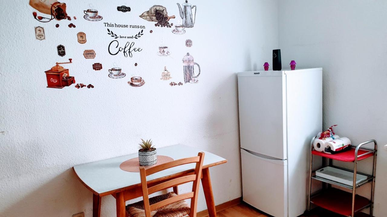 Budget Rooms In Halle With Shared Bathroom, Free Wifi, Netflix & Ipad المظهر الخارجي الصورة