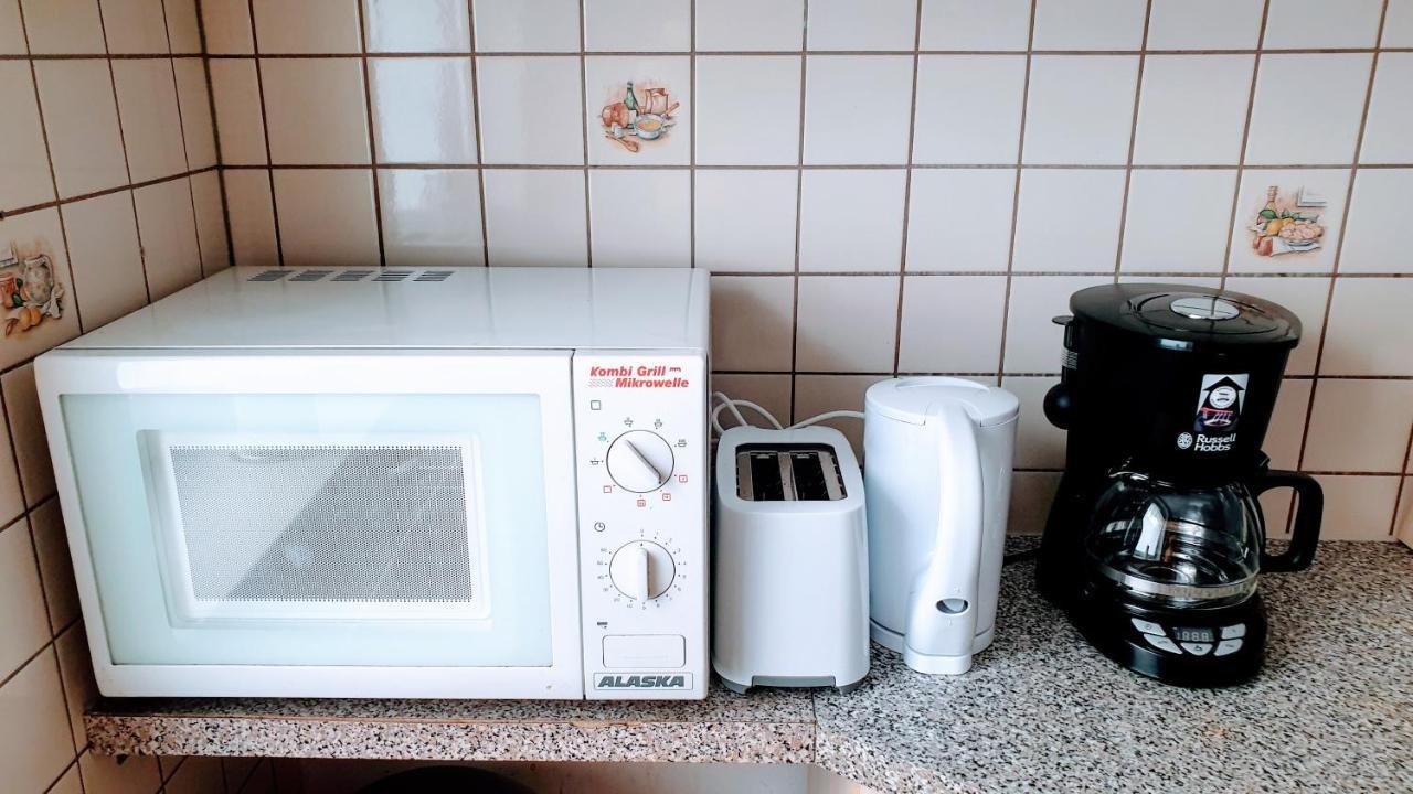 Budget Rooms In Halle With Shared Bathroom, Free Wifi, Netflix & Ipad المظهر الخارجي الصورة