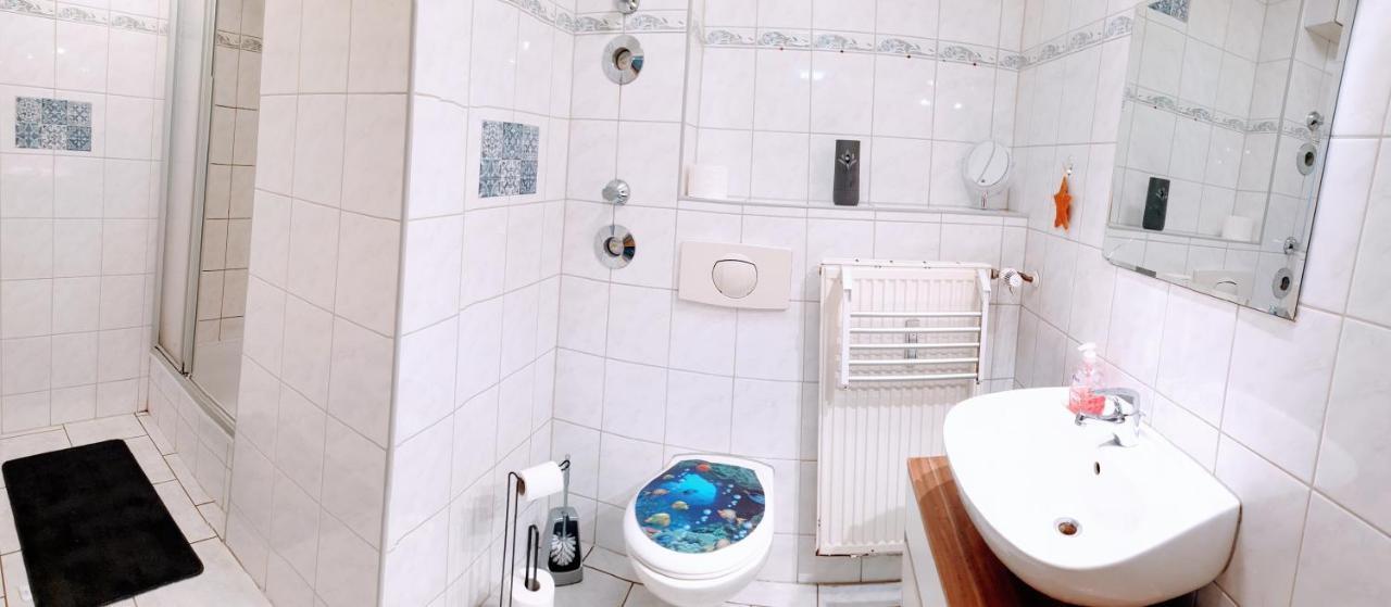 Budget Rooms In Halle With Shared Bathroom, Free Wifi, Netflix & Ipad المظهر الخارجي الصورة