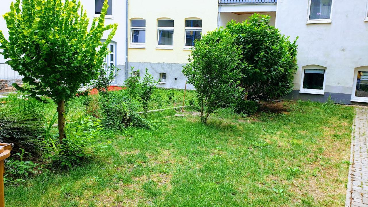 Budget Rooms In Halle With Shared Bathroom, Free Wifi, Netflix & Ipad المظهر الخارجي الصورة