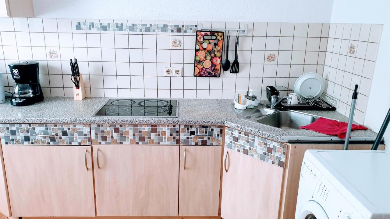 Budget Rooms In Halle With Shared Bathroom, Free Wifi, Netflix & Ipad المظهر الخارجي الصورة